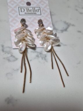 D'Bello Accessories: White Shell Drop Earrings with Gold Tassels
